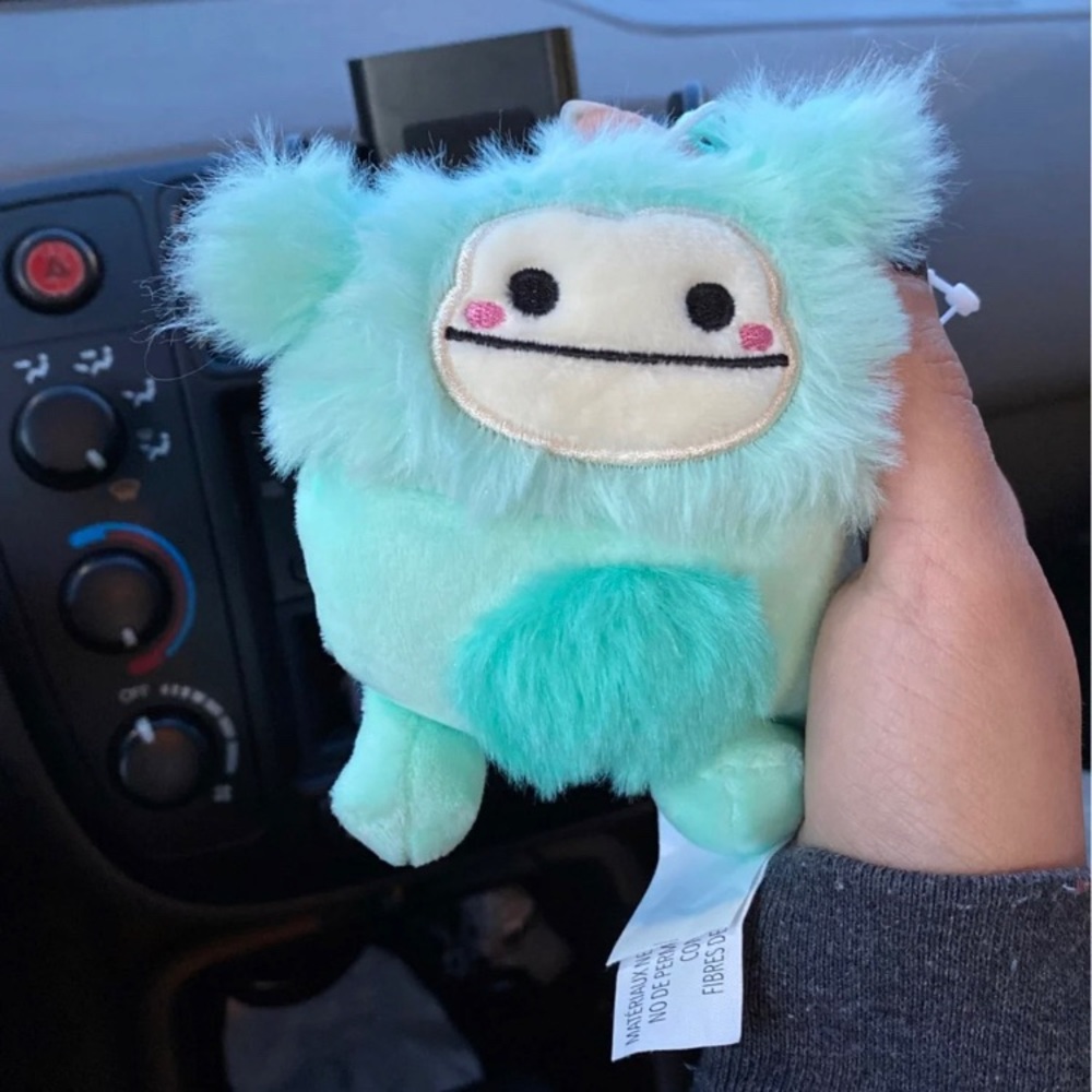 Squishmallow Joelle the Bigfoot Clip 3.5”